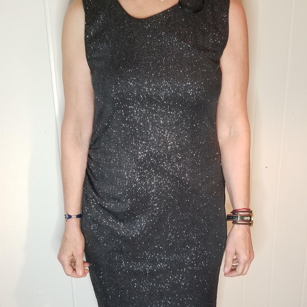 Sparkling sleeveless party dress!